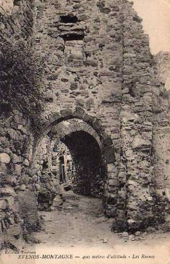 Evenos, navire de pierres